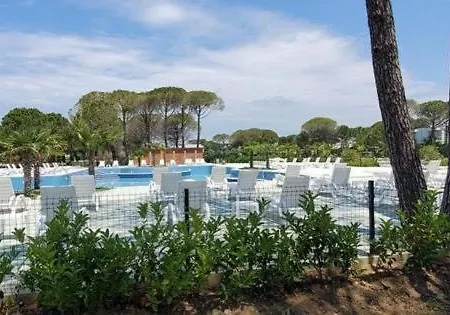 Dori Lura 2 * Durres